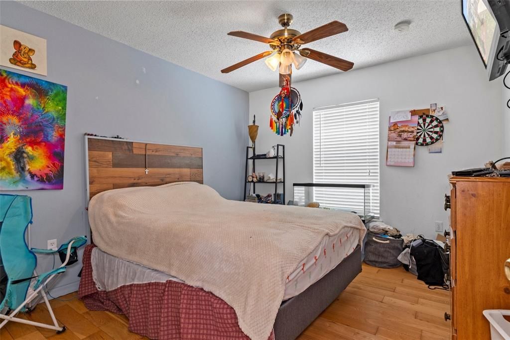 For Sale: $399,999 (3 beds, 2 baths, 2356 Square Feet)