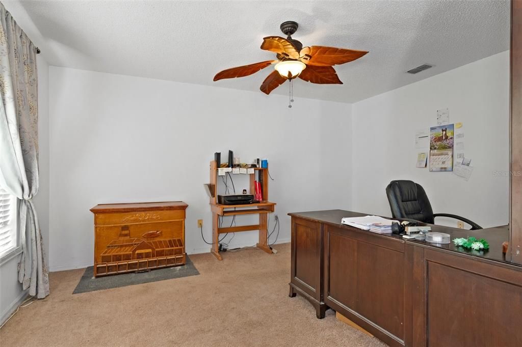 For Sale: $399,999 (3 beds, 2 baths, 2356 Square Feet)