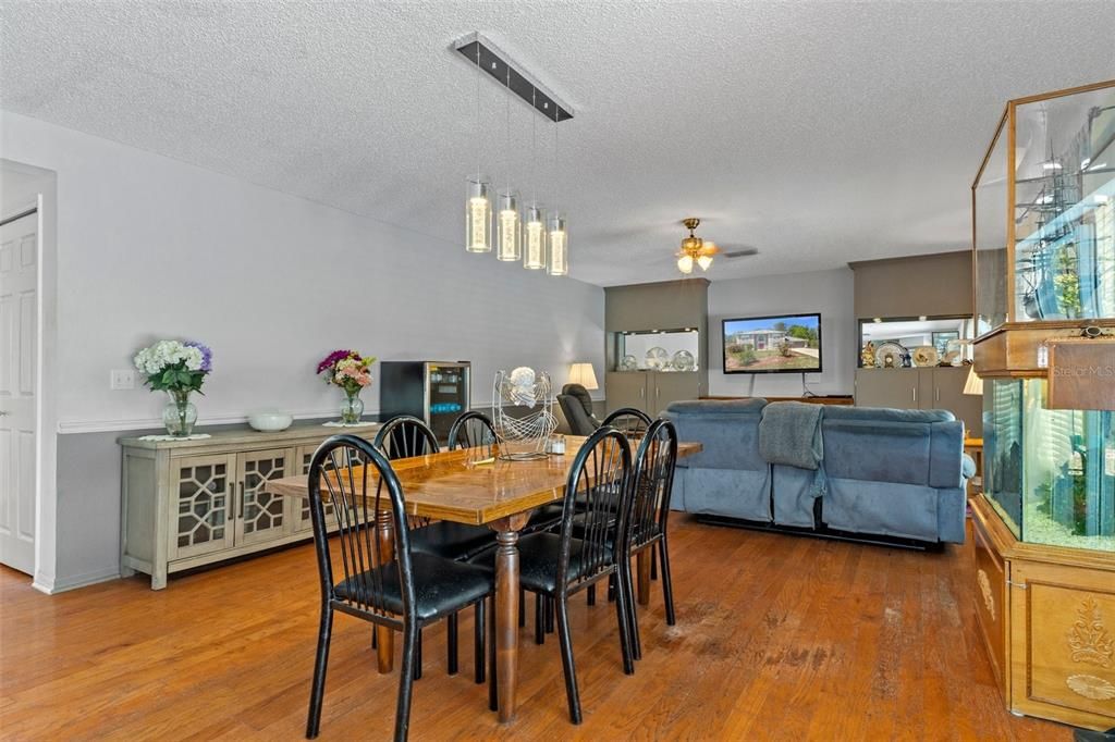 For Sale: $399,999 (3 beds, 2 baths, 2356 Square Feet)