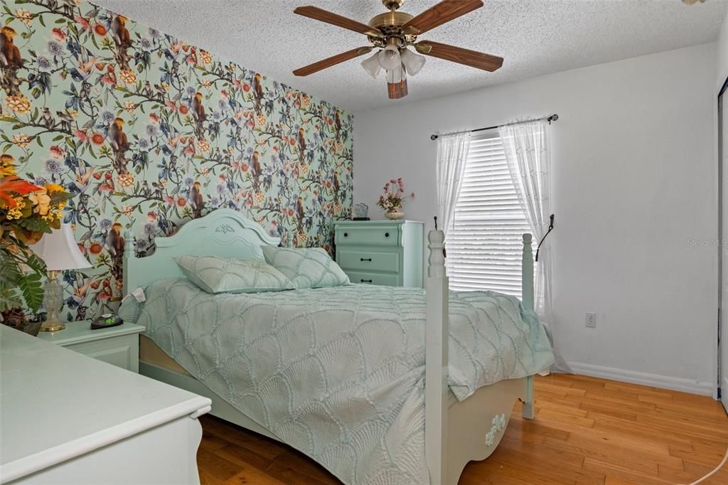 For Sale: $399,999 (3 beds, 2 baths, 2356 Square Feet)