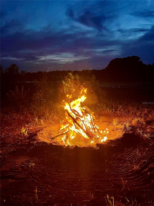 For Sale: $389,000 (2 beds, 1 baths, 1072 Square Feet)