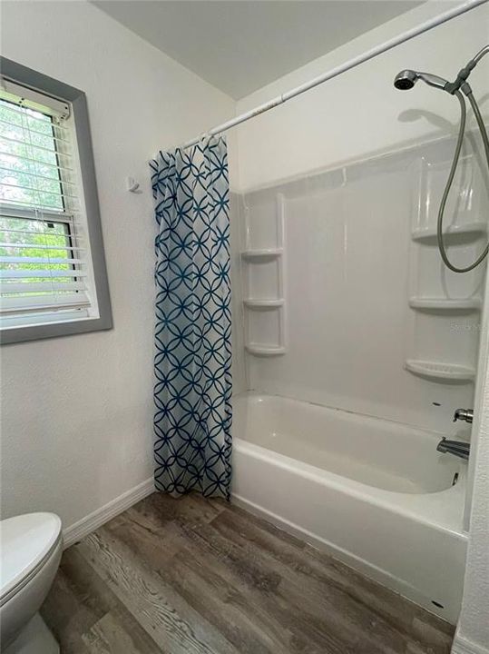 For Sale: $389,000 (2 beds, 1 baths, 1072 Square Feet)