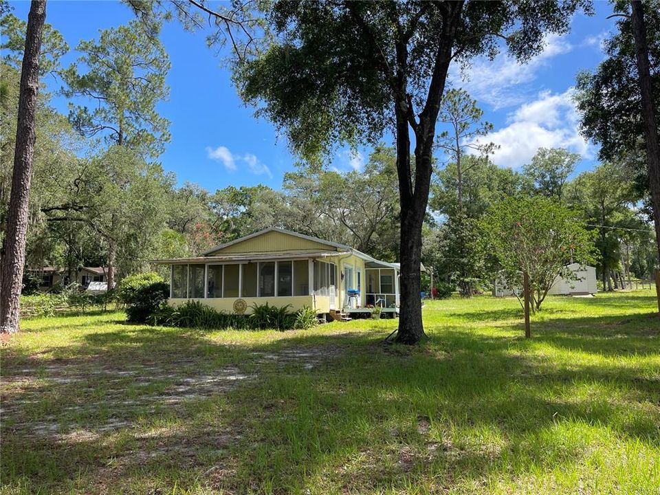 For Sale: $389,000 (2 beds, 1 baths, 1072 Square Feet)