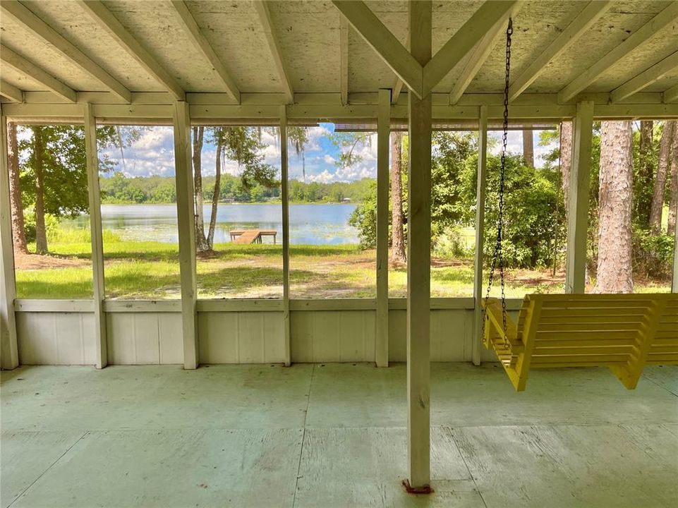 For Sale: $389,000 (2 beds, 1 baths, 1072 Square Feet)