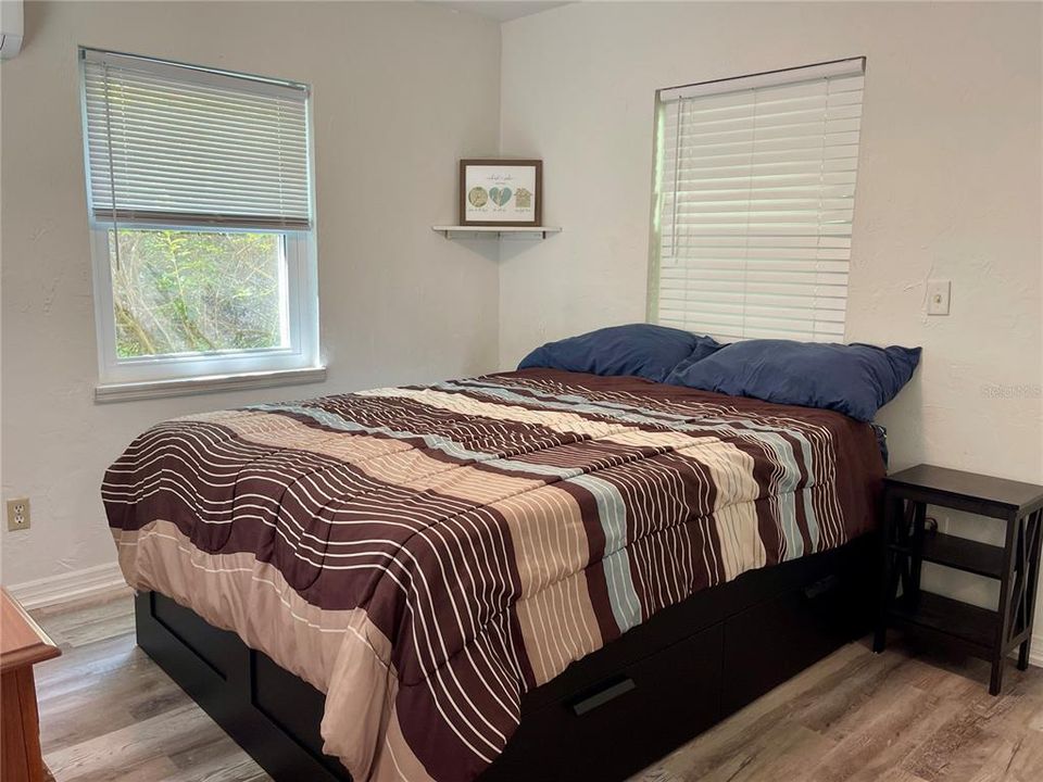 For Sale: $389,000 (2 beds, 1 baths, 1072 Square Feet)