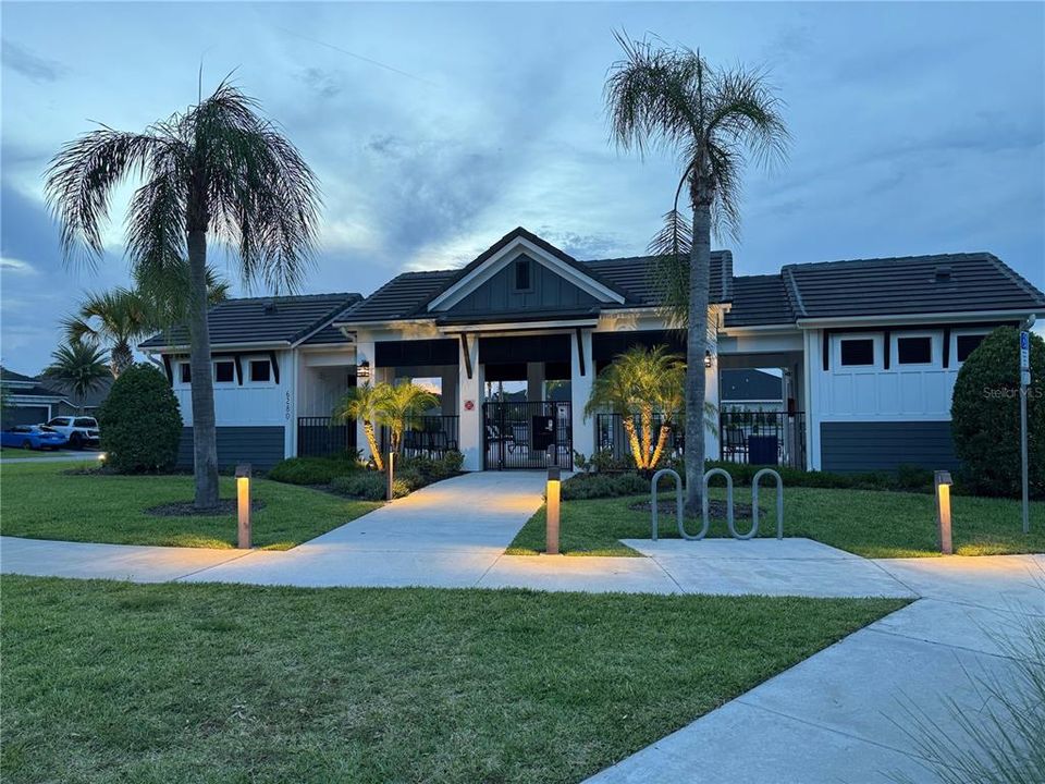 Active With Contract: $389,000 (2 beds, 2 baths, 1510 Square Feet)