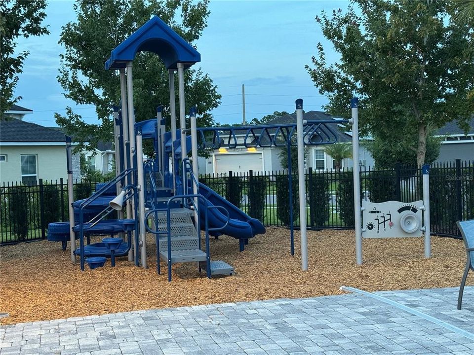 Active With Contract: $389,000 (2 beds, 2 baths, 1510 Square Feet)