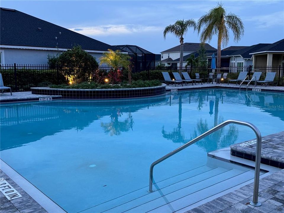 Active With Contract: $389,000 (2 beds, 2 baths, 1510 Square Feet)