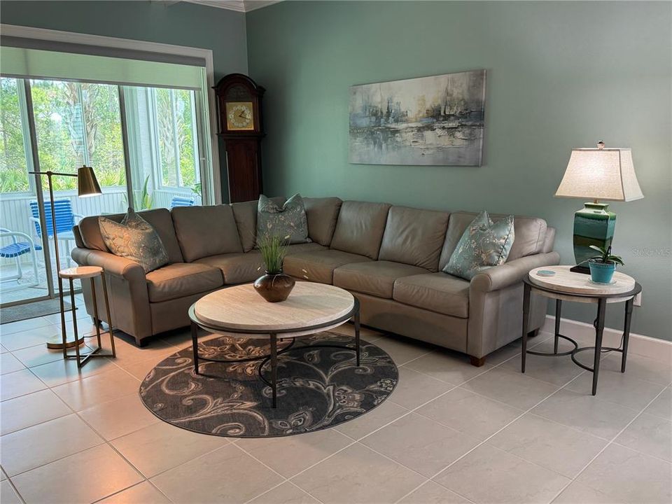 Active With Contract: $389,000 (2 beds, 2 baths, 1510 Square Feet)