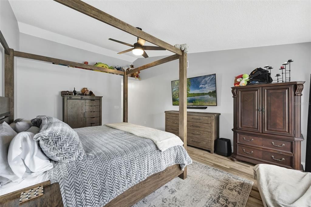 待售: $647,499 (4 贝兹, 2 浴室, 2736 平方英尺)