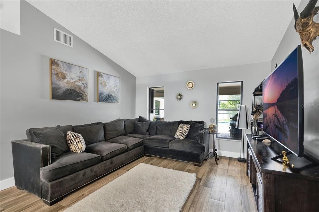 待售: $647,499 (4 贝兹, 2 浴室, 2736 平方英尺)