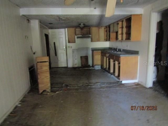 На продажу: $74,000 (2 спален, 1 ванн, 1124 Квадратных фут)