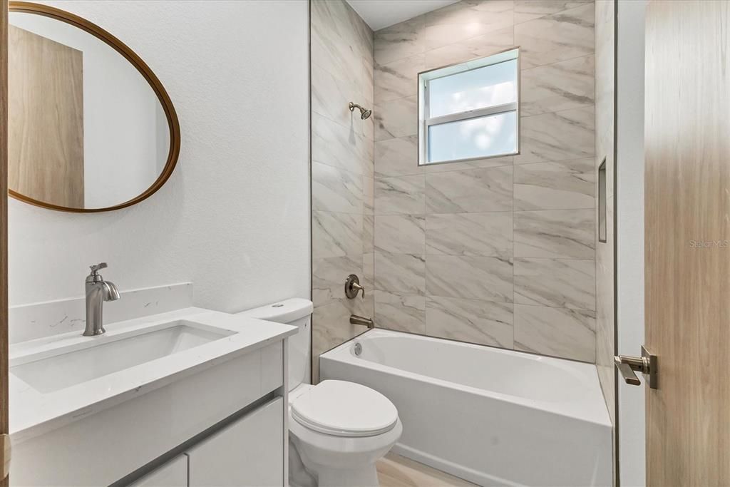 合同活跃: $2,095 (3 贝兹, 2 浴室, 1501 平方英尺)