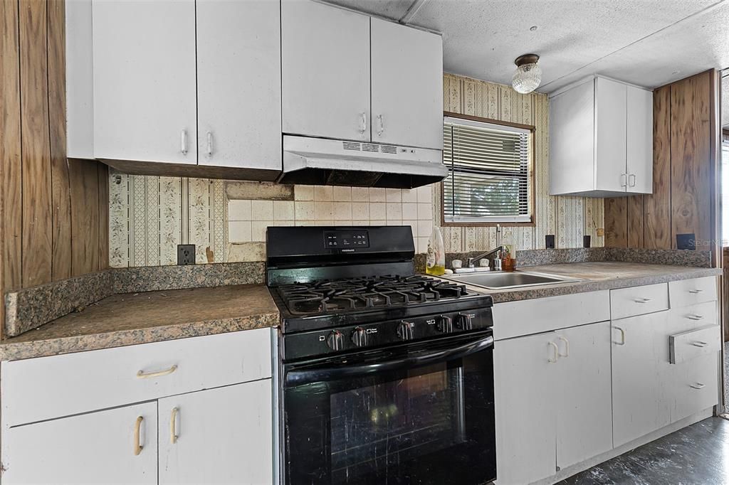 En Venta: $390,000 (32.31 acres)