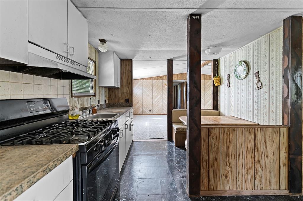 En Venta: $390,000 (32.31 acres)