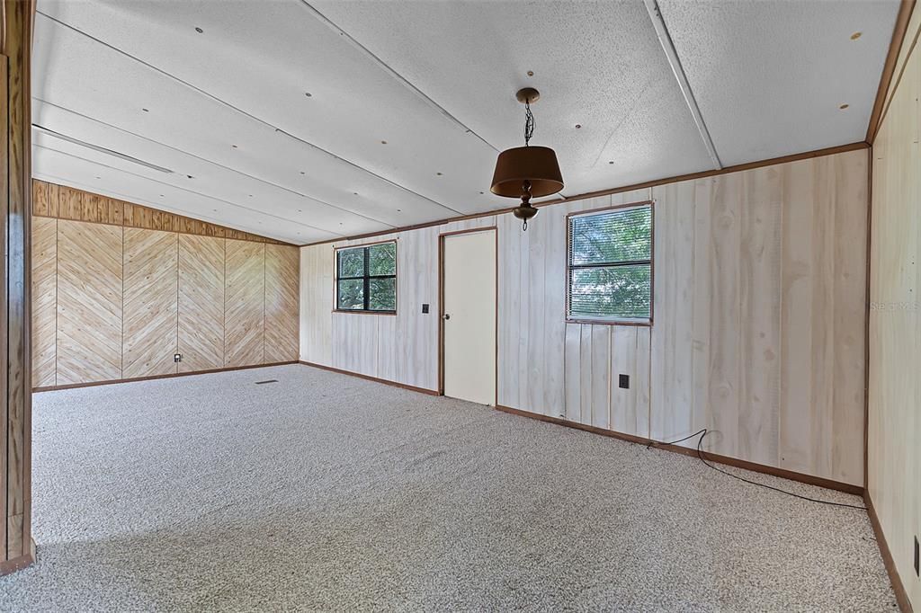 En Venta: $390,000 (32.31 acres)