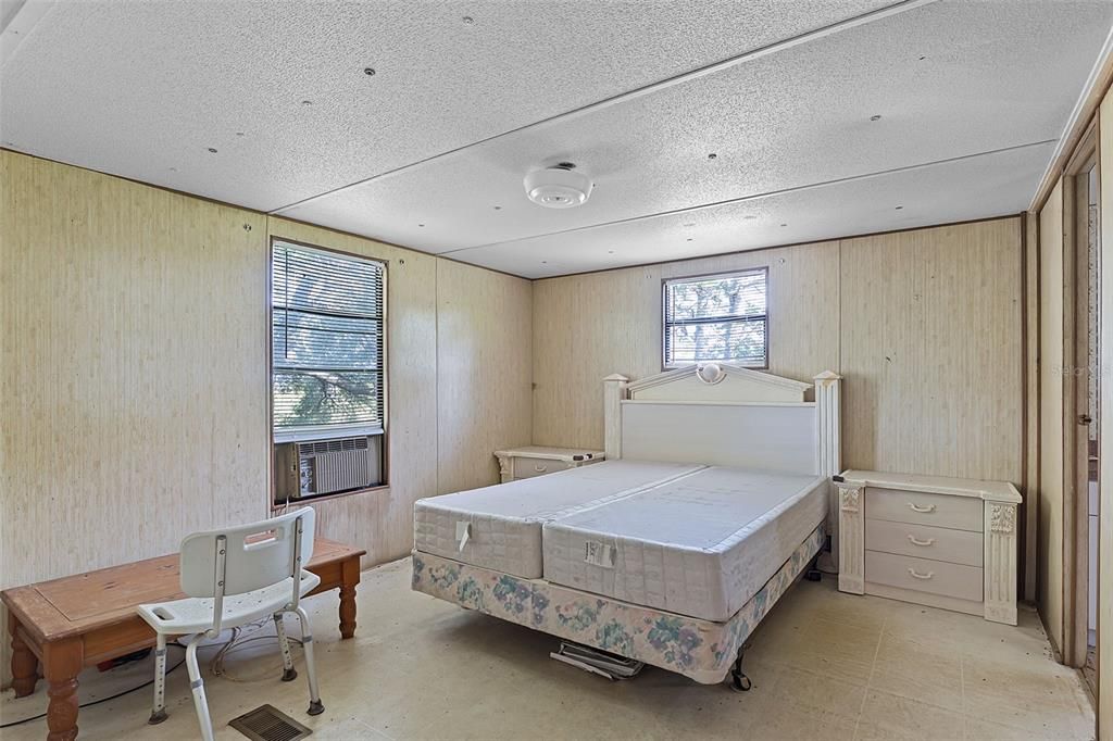 En Venta: $390,000 (32.31 acres)