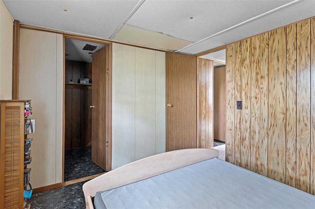 En Venta: $390,000 (32.31 acres)