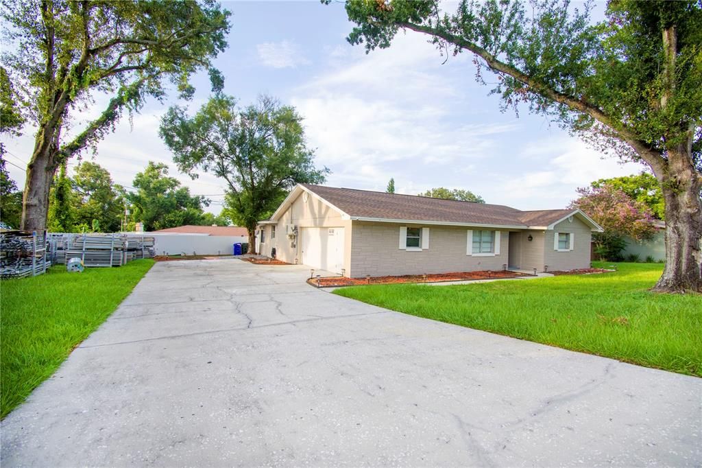 出租: $2,600 (4 贝兹, 2 浴室, 1806 平方英尺)