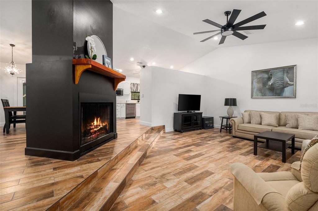 待售: $475,000 (4 贝兹, 3 浴室, 2168 平方英尺)