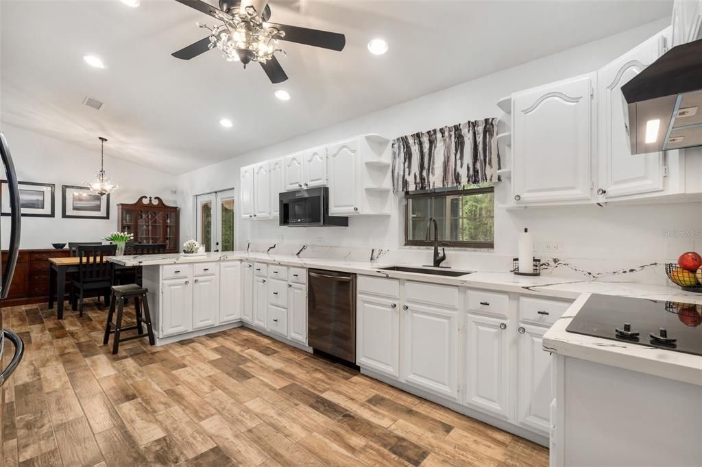 待售: $475,000 (4 贝兹, 3 浴室, 2168 平方英尺)