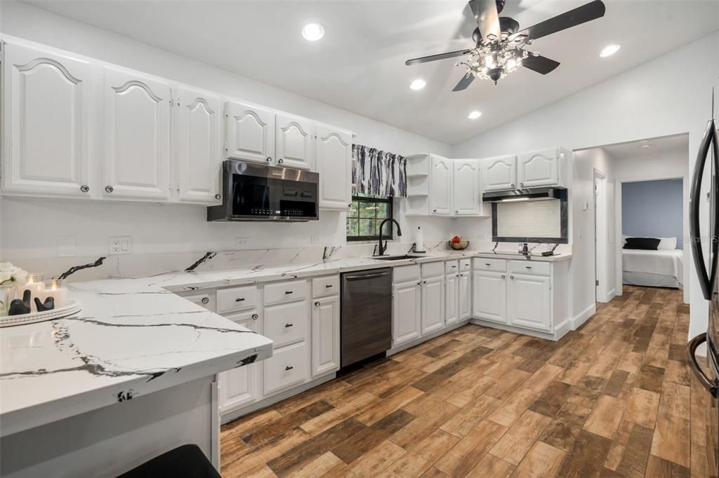 待售: $475,000 (4 贝兹, 3 浴室, 2168 平方英尺)