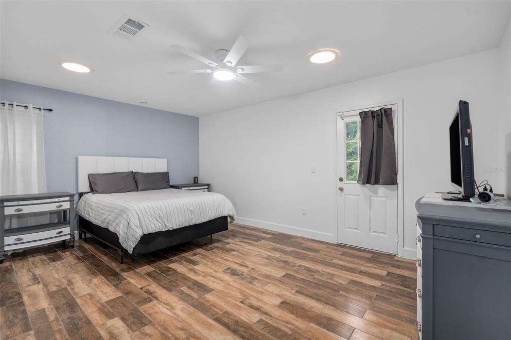 待售: $475,000 (4 贝兹, 3 浴室, 2168 平方英尺)