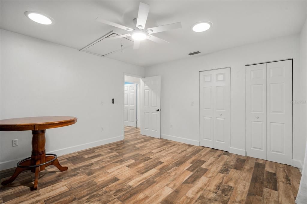 待售: $475,000 (4 贝兹, 3 浴室, 2168 平方英尺)