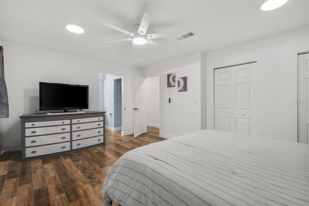 待售: $475,000 (4 贝兹, 3 浴室, 2168 平方英尺)