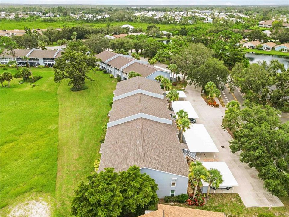 Под контрактом: $1,800 (2 спален, 2 ванн, 1241 Квадратных фут)