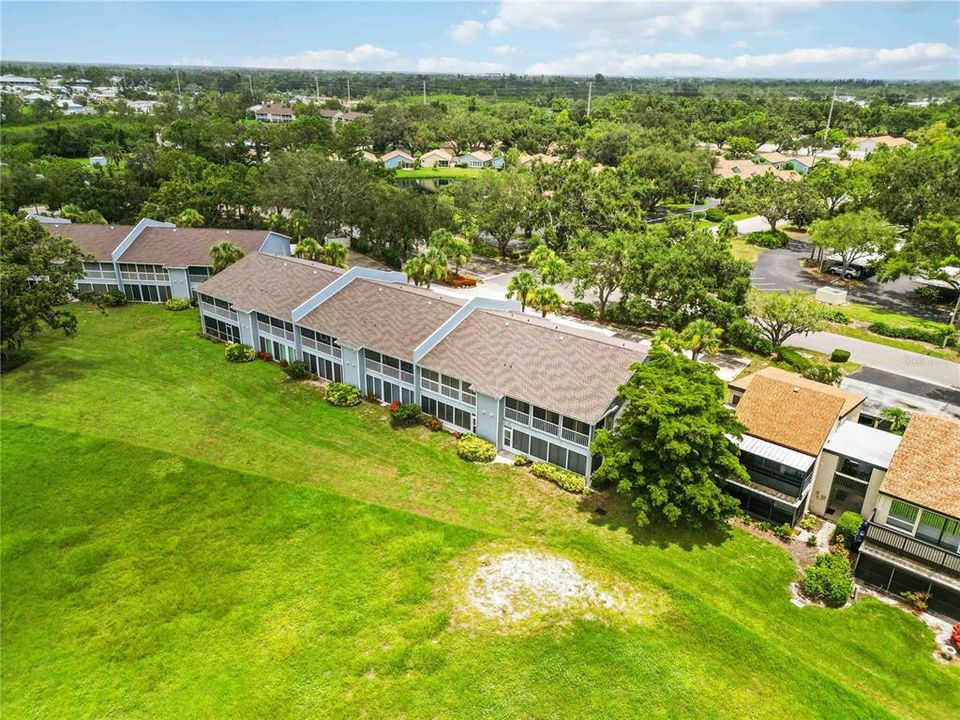 Под контрактом: $1,800 (2 спален, 2 ванн, 1241 Квадратных фут)