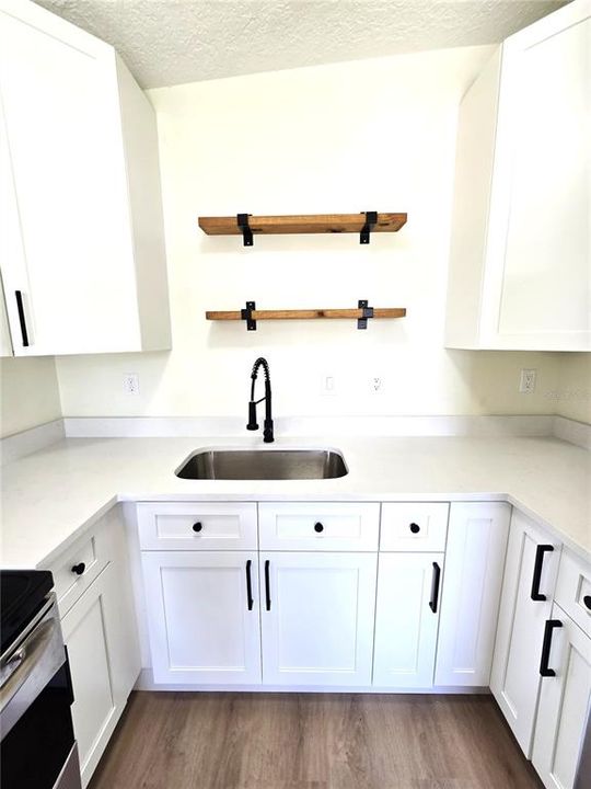 Active With Contract: $232,000 (3 beds, 2 baths, 989 Square Feet)