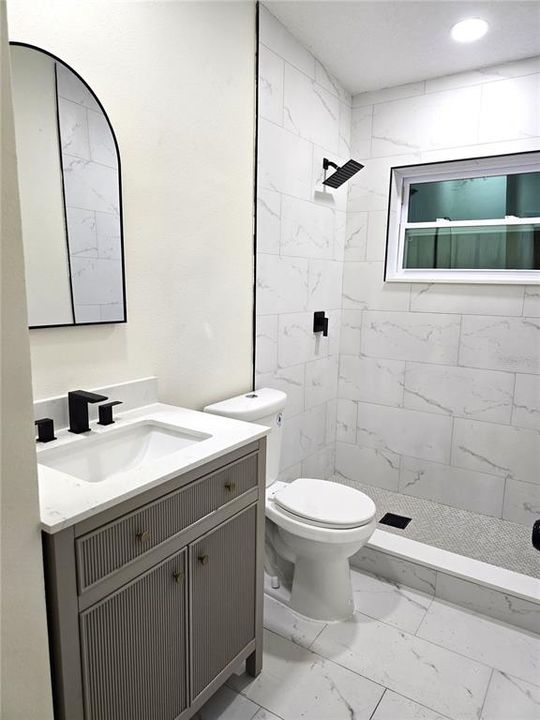 Active With Contract: $232,000 (3 beds, 2 baths, 989 Square Feet)