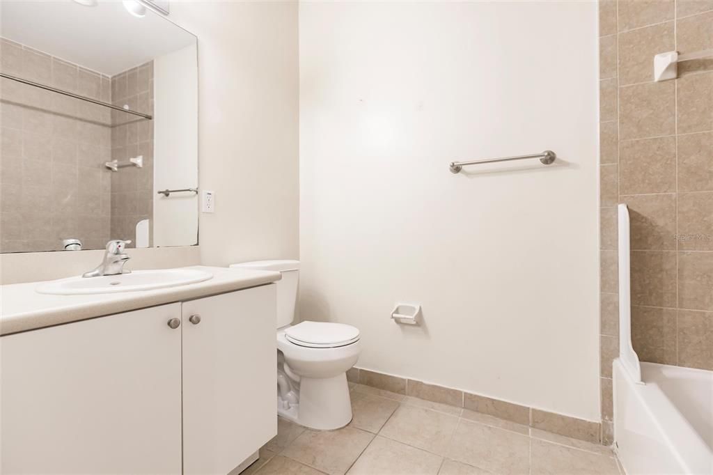 For Rent: $1,550 (3 beds, 2 baths, 1118 Square Feet)