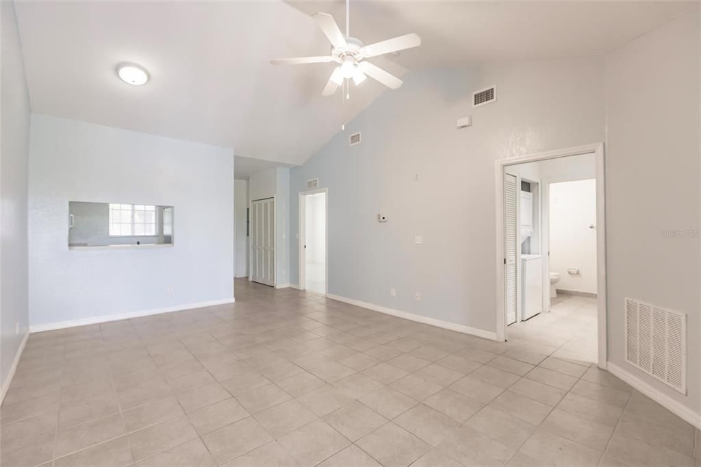 For Rent: $1,550 (3 beds, 2 baths, 1118 Square Feet)