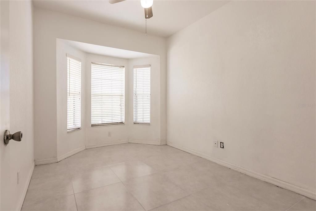 For Rent: $1,550 (3 beds, 2 baths, 1118 Square Feet)