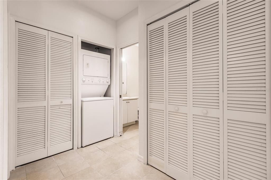 For Rent: $1,550 (3 beds, 2 baths, 1118 Square Feet)