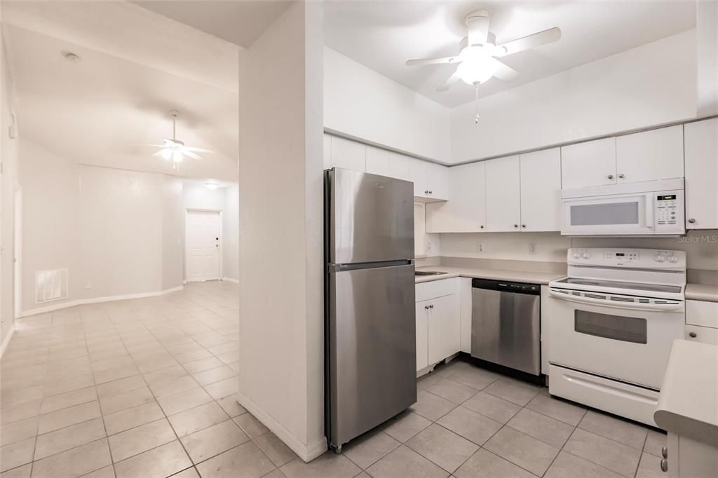 For Rent: $1,550 (3 beds, 2 baths, 1118 Square Feet)