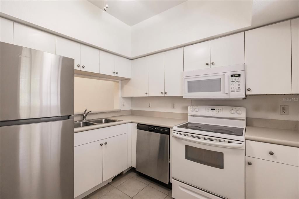 For Rent: $1,550 (3 beds, 2 baths, 1118 Square Feet)