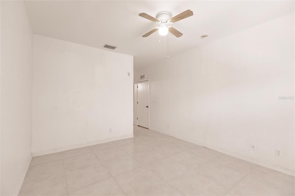 For Rent: $1,550 (3 beds, 2 baths, 1118 Square Feet)