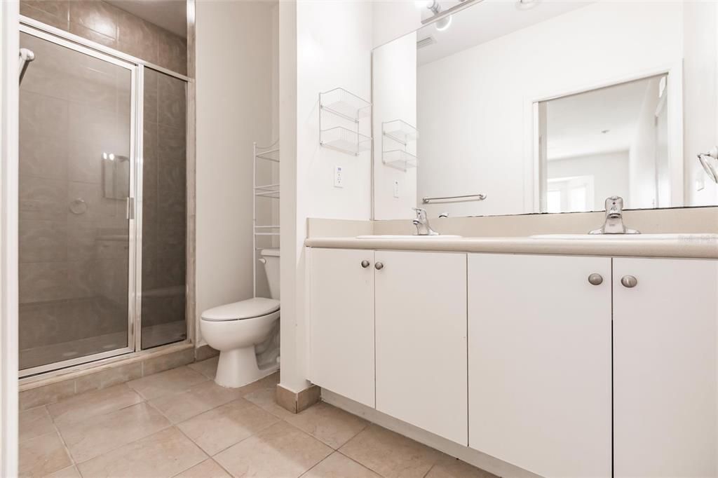 For Rent: $1,550 (3 beds, 2 baths, 1118 Square Feet)