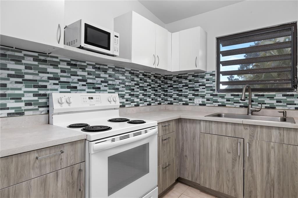 На продажу: $475,000 (4 спален, 3 ванн, 2911 Квадратных фут)