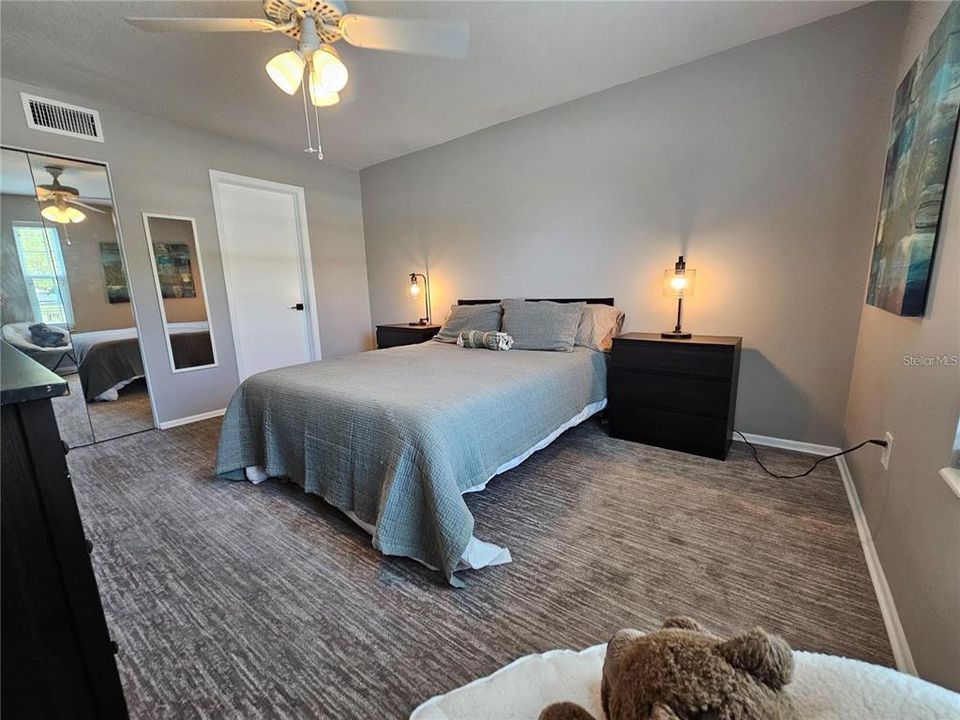 Activo con contrato: $1,800 (2 camas, 2 baños, 1075 Pies cuadrados)