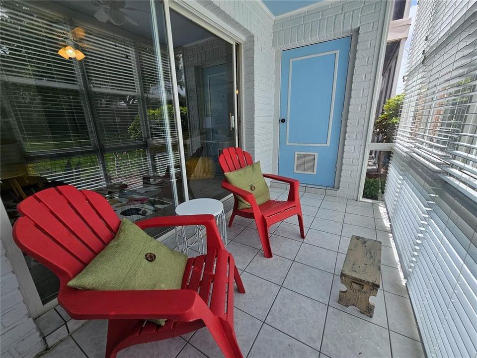 Activo con contrato: $1,800 (2 camas, 2 baños, 1075 Pies cuadrados)