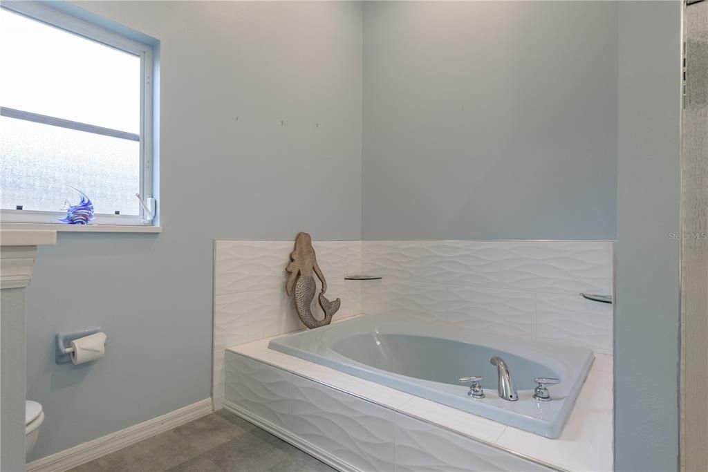 На продажу: $450,000 (3 спален, 2 ванн, 1814 Квадратных фут)