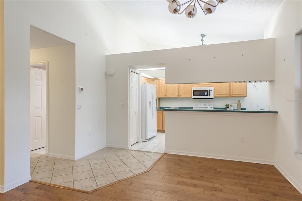 На продажу: $450,000 (3 спален, 2 ванн, 1814 Квадратных фут)