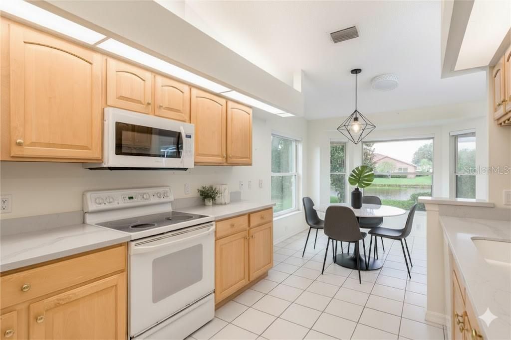 На продажу: $450,000 (3 спален, 2 ванн, 1814 Квадратных фут)