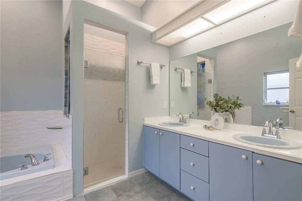 На продажу: $450,000 (3 спален, 2 ванн, 1814 Квадратных фут)