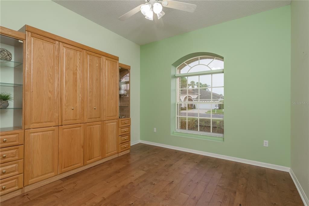 На продажу: $450,000 (3 спален, 2 ванн, 1814 Квадратных фут)