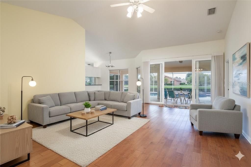 На продажу: $450,000 (3 спален, 2 ванн, 1814 Квадратных фут)